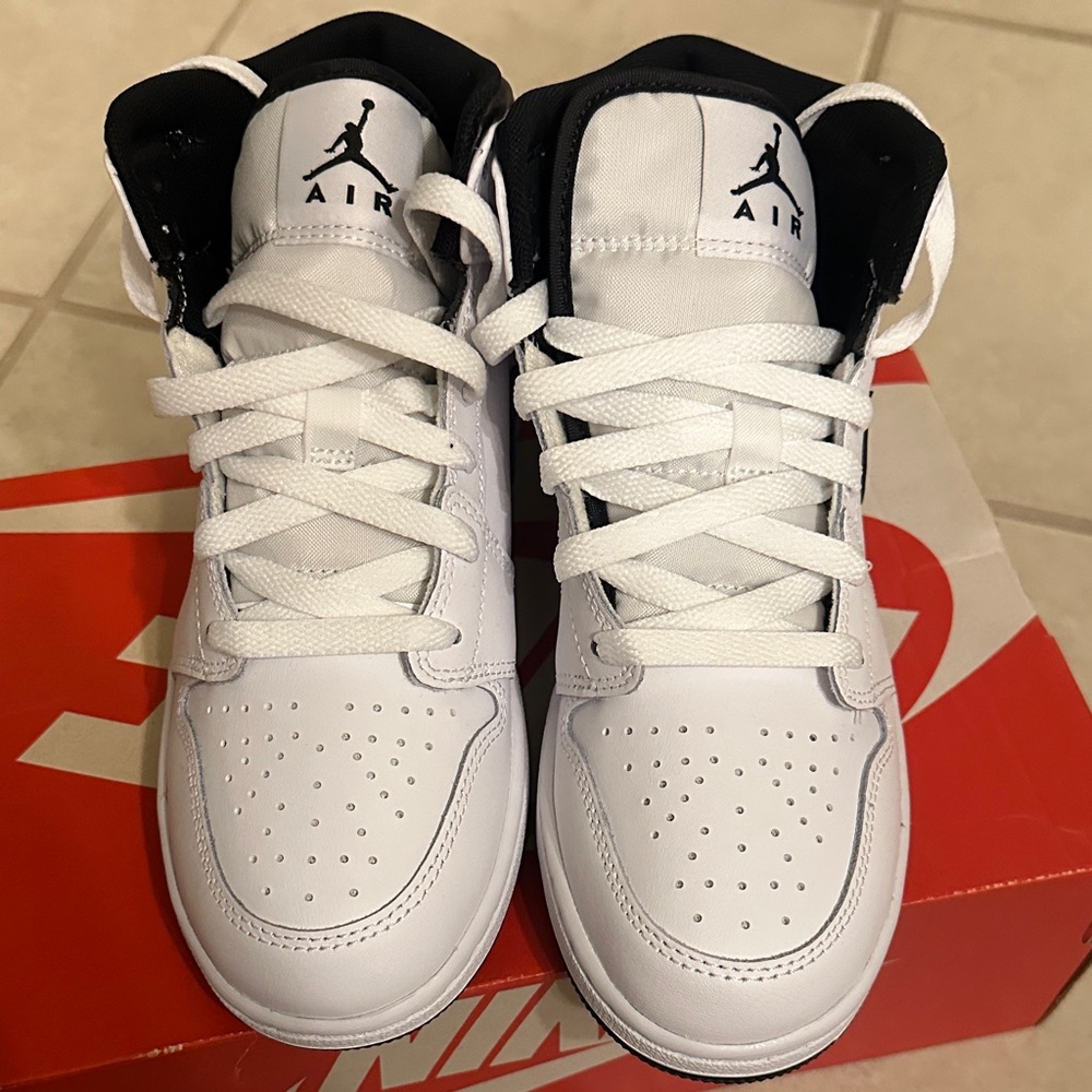 Jordan Reverse Panda - Picture 2 of 5